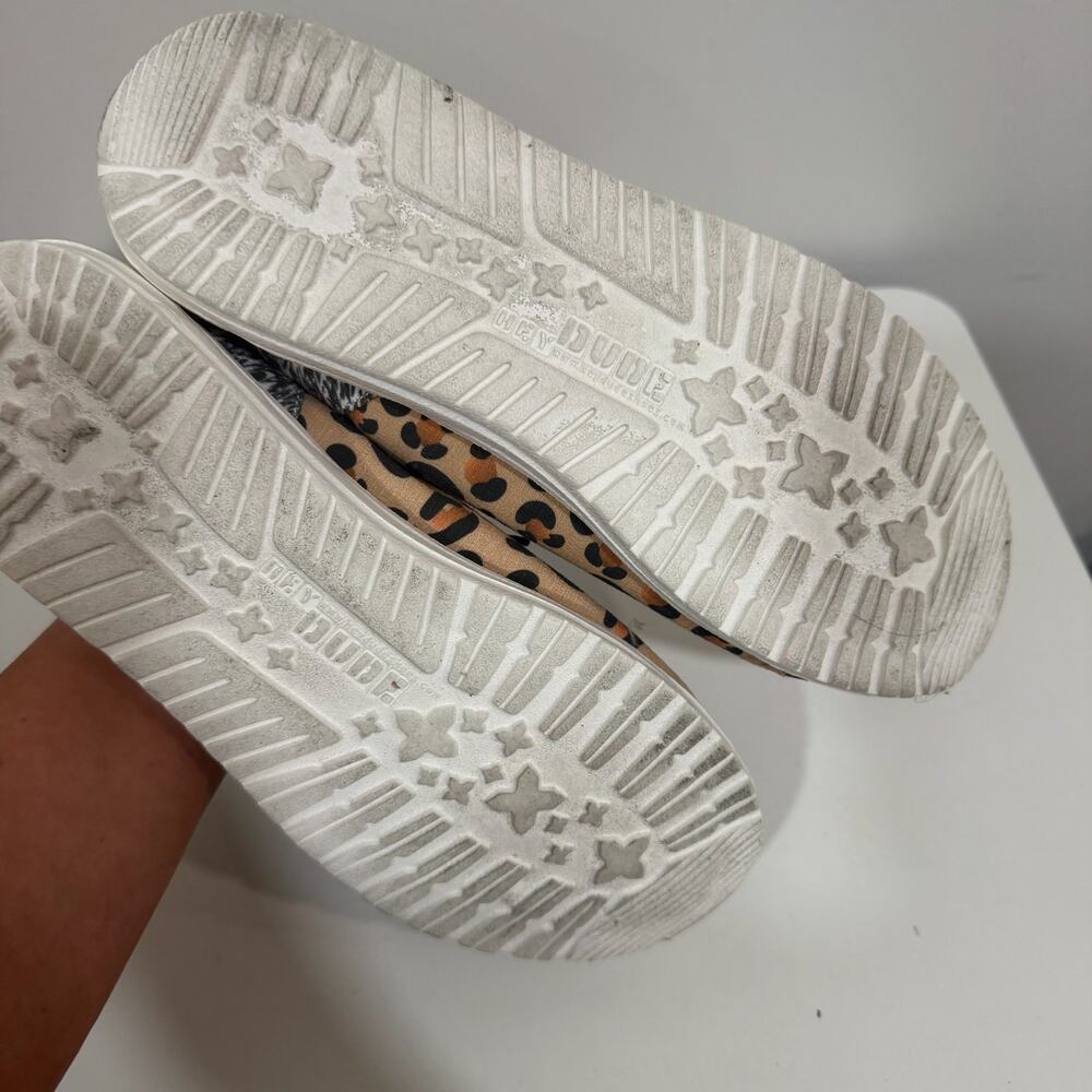 Hey Dude Wendy Funk Cheetah Collage Women Size 9 Slip On Comfortable Lightweight - Picture 4 of 5